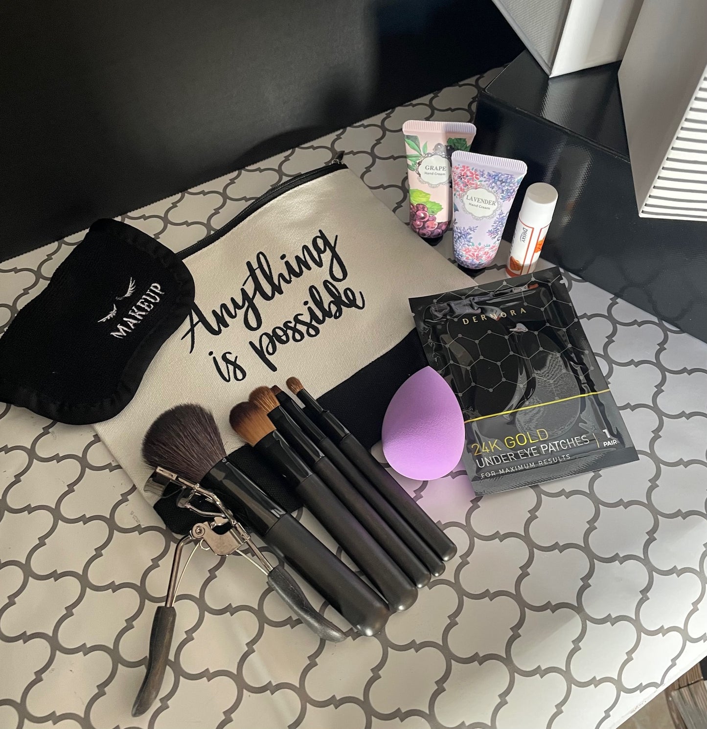 GIFT BOX FOR THE GIRLS!